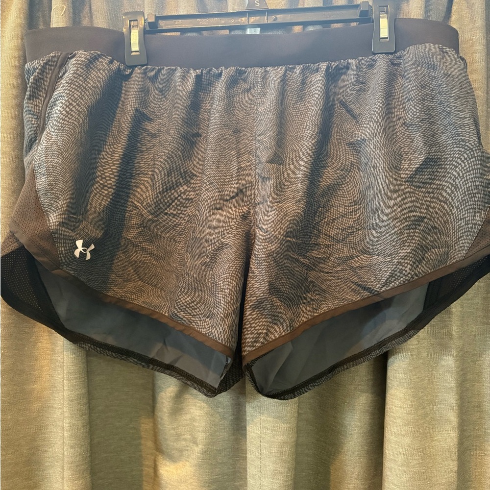 Under Armour Women's Patterned Brown Athletic Shorts